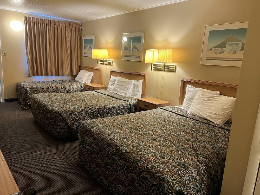 Silver Spur Motel photo 17