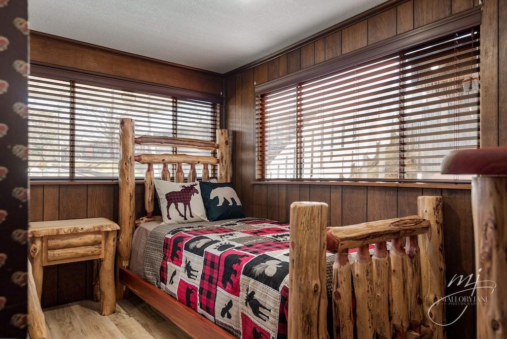 Log Cabin Inn photo 24
