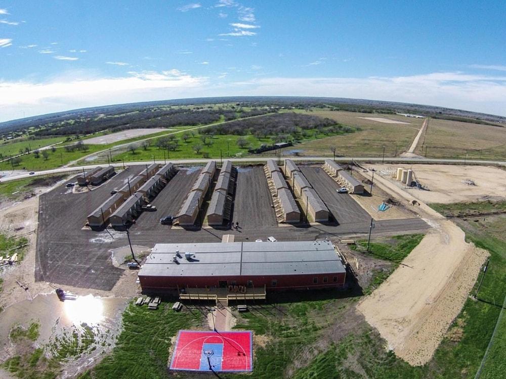 Cuero Oilfield Housing photo 7