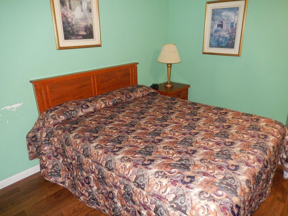 Riverview Motel photo 9
