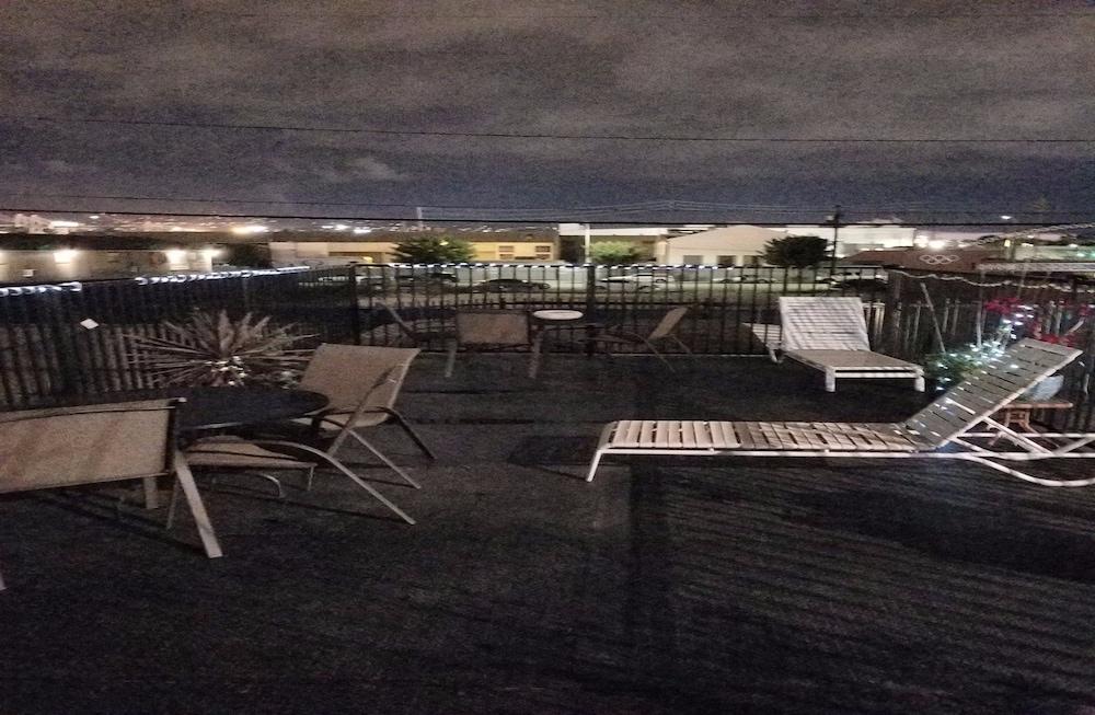 Monterey Inn Hotel photo 49