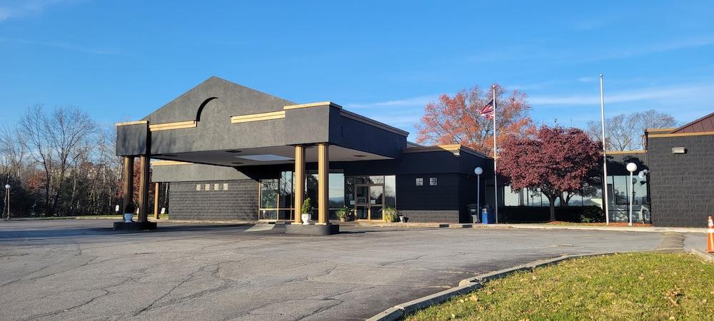 Newburgh Inn photo 1