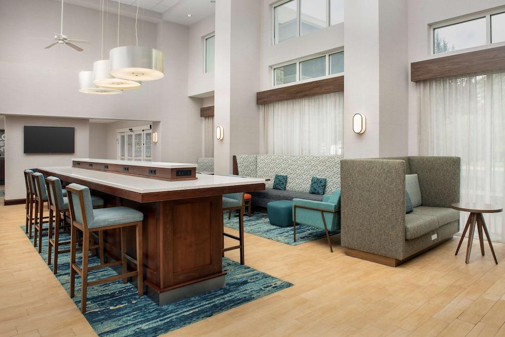 Hampton Inn & Suites Holly Springs photo 2
