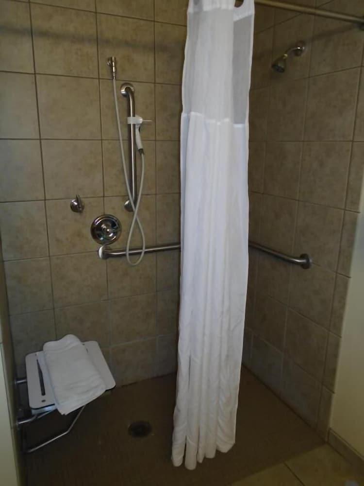 Casper C'mon Inn Hotel & Suites photo 34