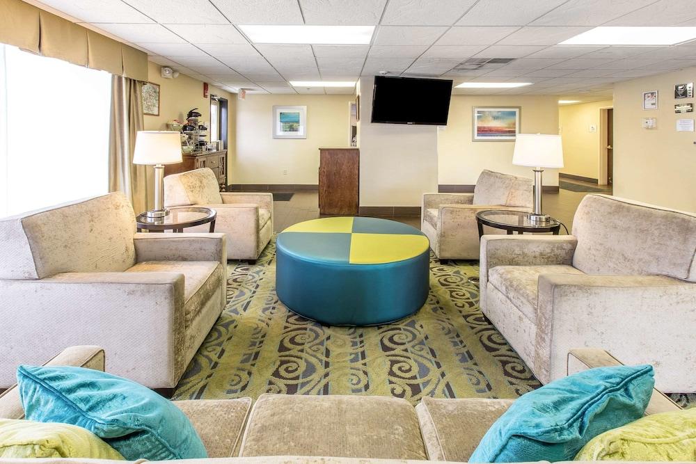 Quality Inn Fitzgerald photo 3