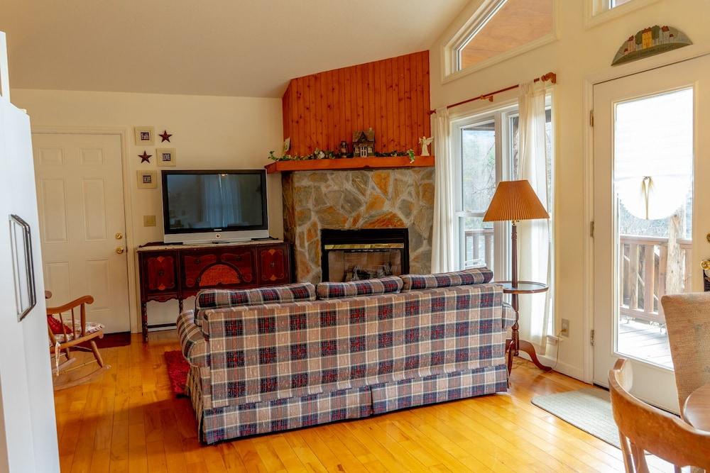 The Chimney Rock Inn & Cottages photo 95