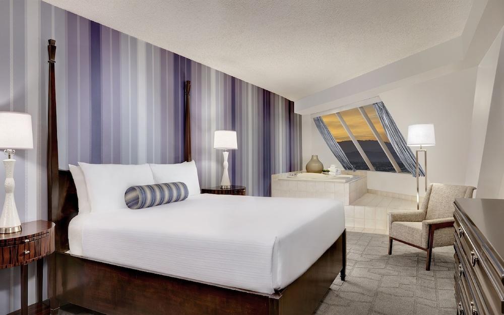 Luxor Hotel and Casino photo 15