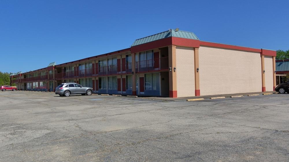 Countryside Inn & Suites photo 6
