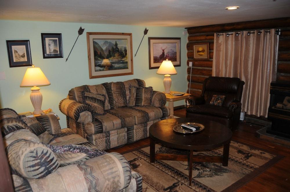Yellowstone Motel - Adults Only photo 35