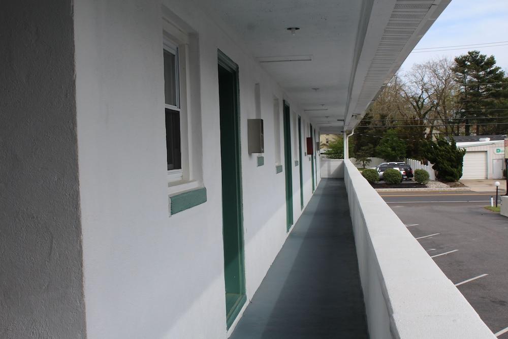 Budget Inn Motel Suites photo 3