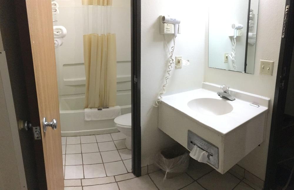 Anderson Chesterfield Travel Inn photo 10
