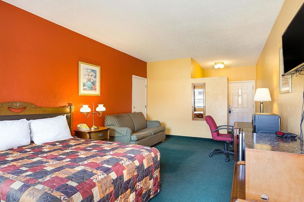 Rodeway Inn Roswell West photo 13