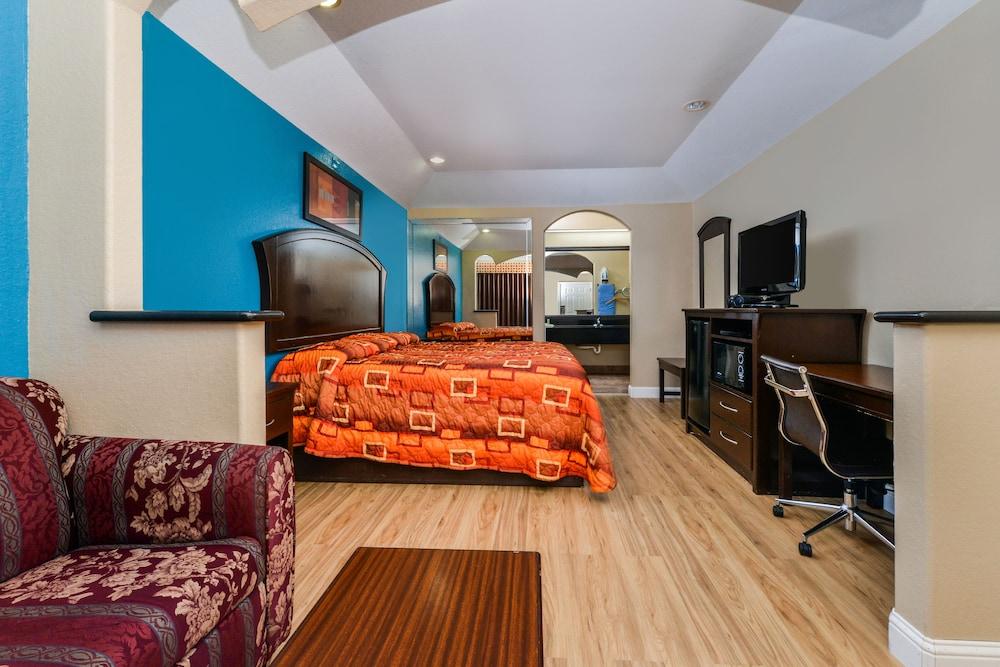 Scottish Inn & Suites Highway 6 South photo 14