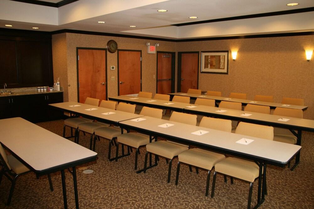 Hampton Inn & Suites Buffalo photo 34