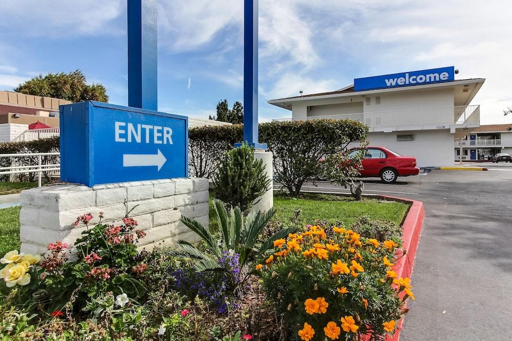 Super 8 by Wyndham Santa Clara photo 17