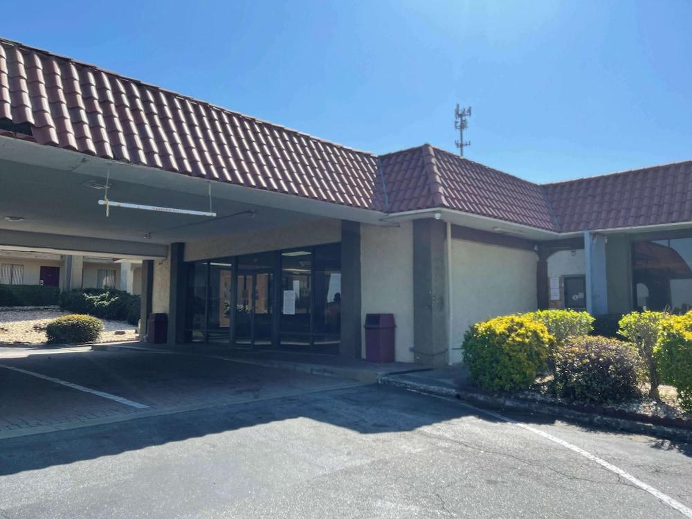 Motel 6 Stockbridge, GA – Hwy 138 W photo 1