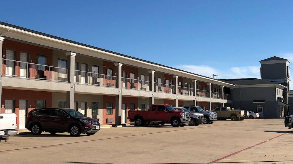 Executive Inn & Suites Joaquin photo 33
