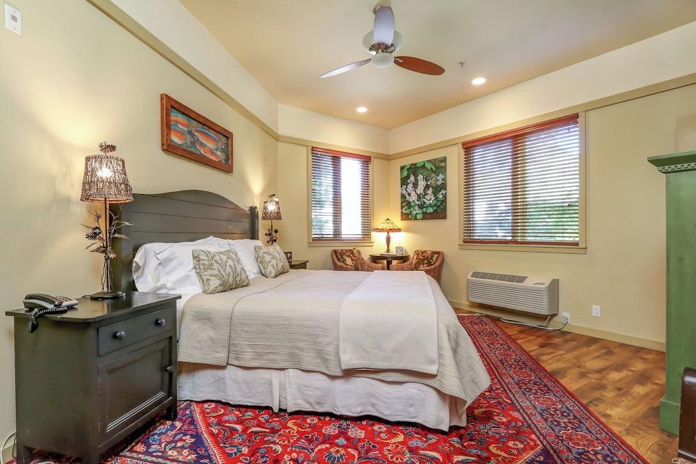 The Eagle Harbor Inn photo 11