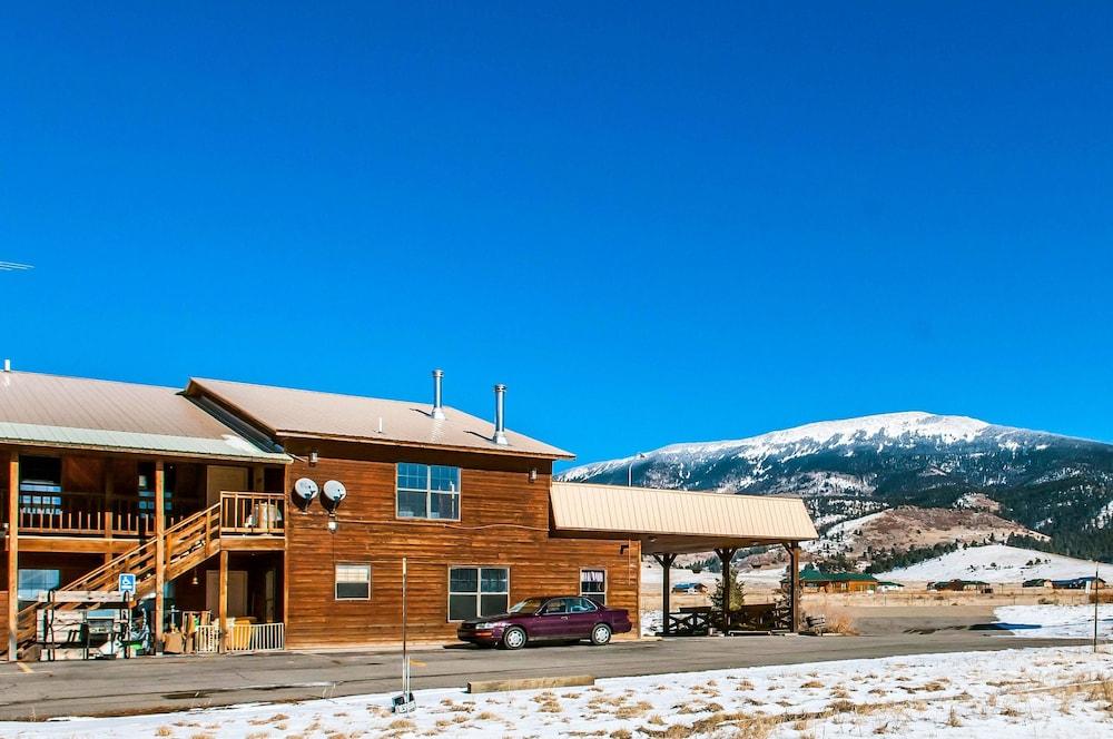 Econo Lodge Eagle Nest photo 79