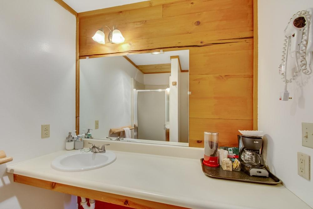 Deer Harbor Inn photo 67