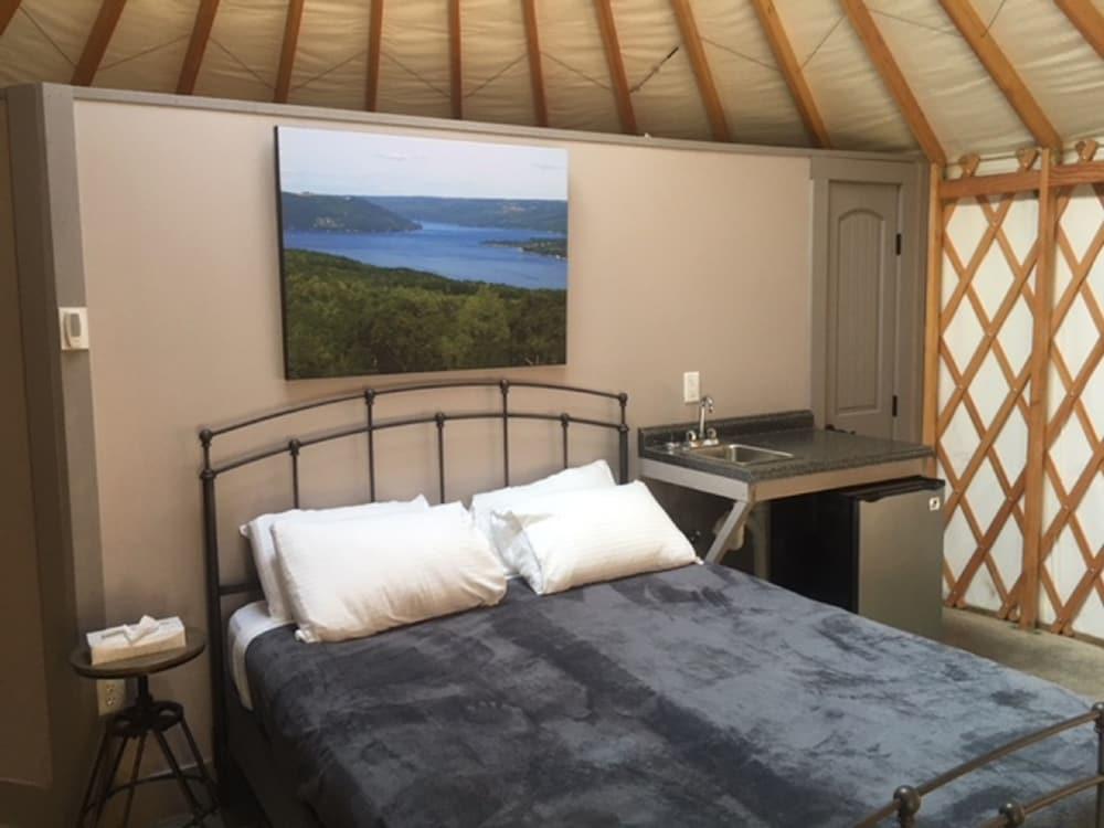 Plum Point Lodge photo 3