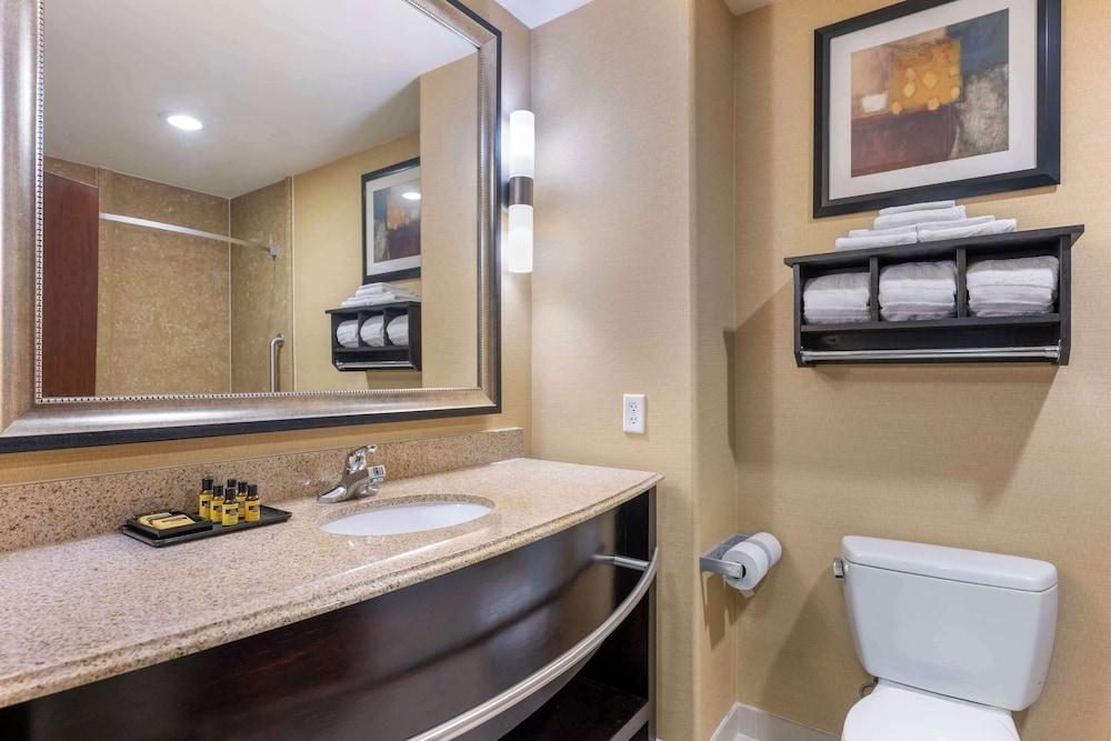 Best Western Plus Midland Suites photo 12