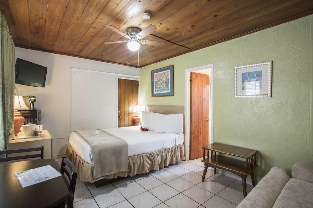 Island Breeze Inn photo 30