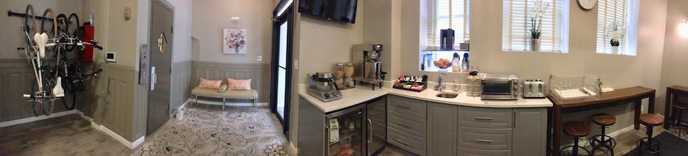 Midtown Suites photo 51
