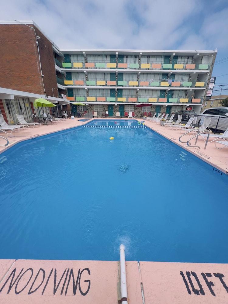 Skyview Manor Motel photo 82