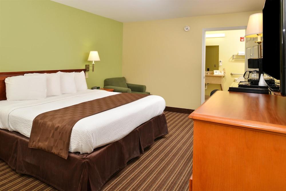 Americas Best Value Inn & Suites University Ave photo 5