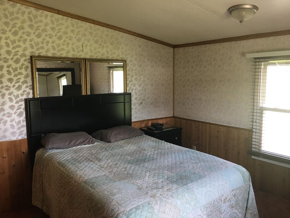 Cadiz Motel by OYO on route 250 photo 3