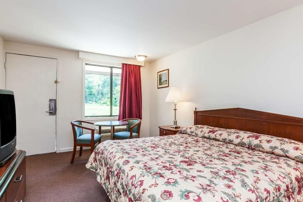 Sunrise inn photo 5