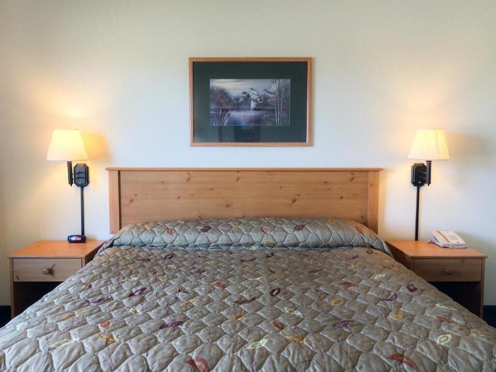 White Oak Inn & Suites photo 17