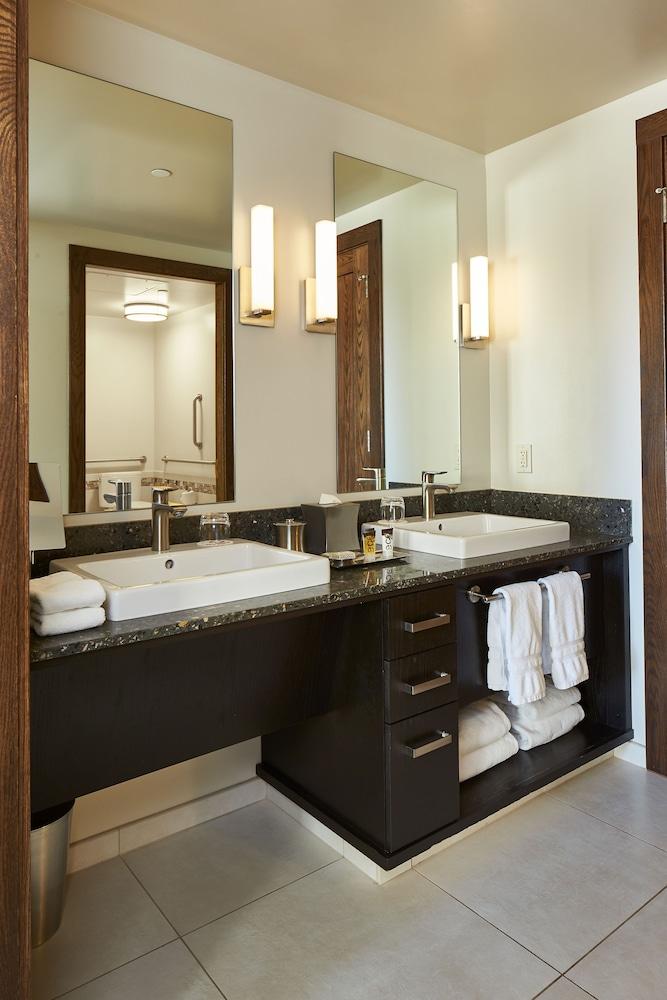 Tetherow Resort photo 30