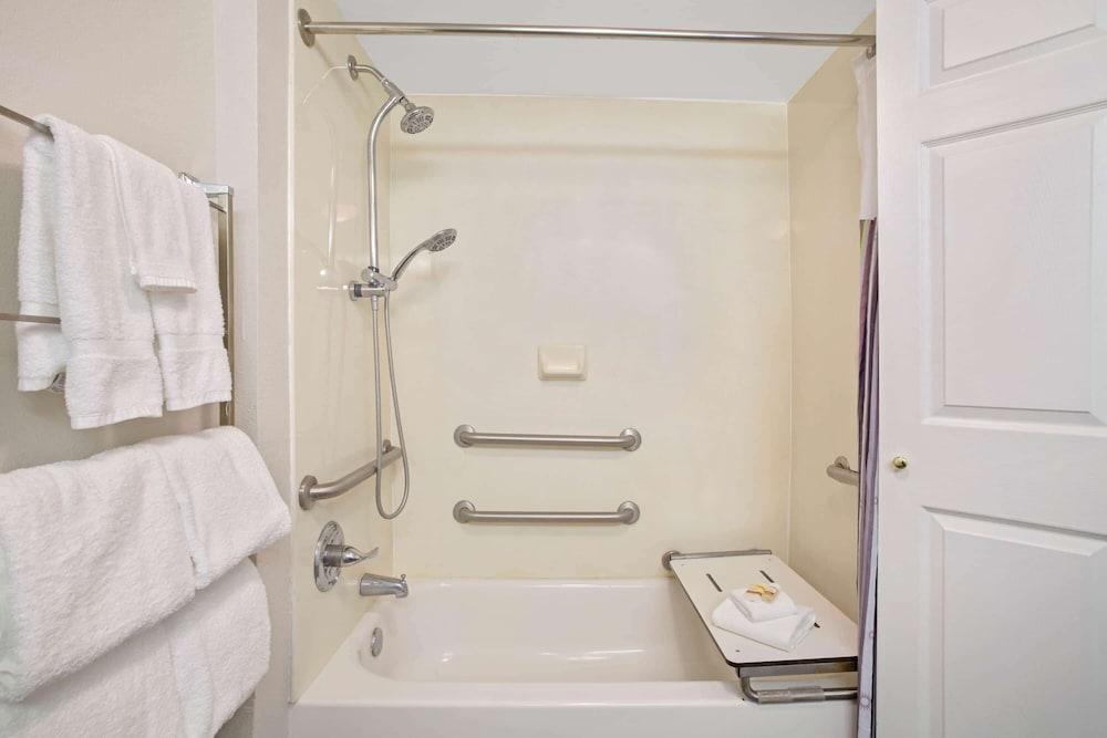 La Quinta Inn by Wyndham San Marcos photo 37
