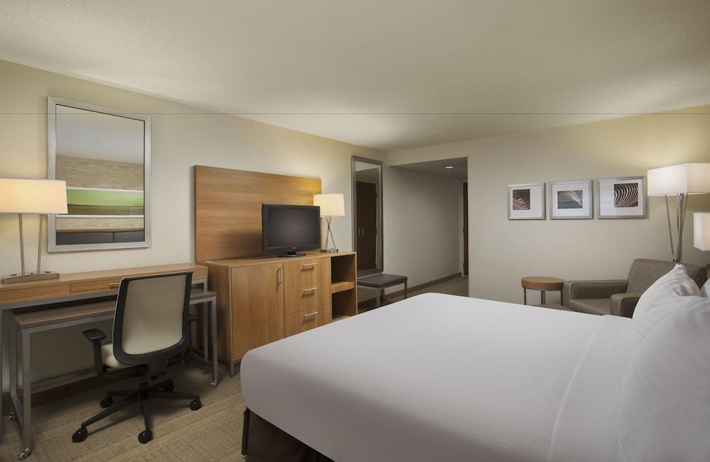 Holiday Inn Grand Rapids Airport by IHG photo 8