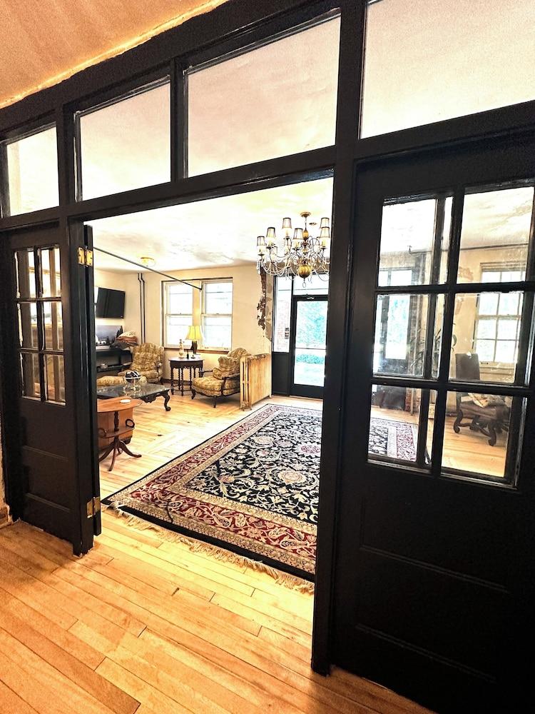 Silverton Mountain Manor photo 2