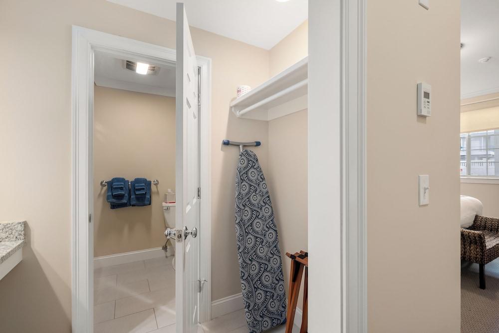 Guest House Suites photo 44