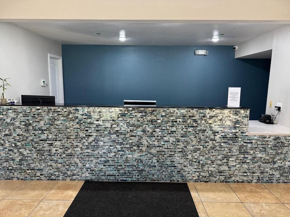 Executive Inn and Suites Baker photo 8