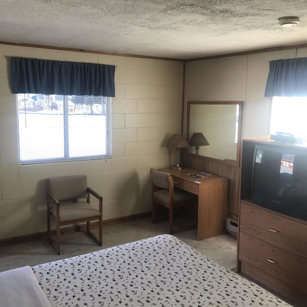 Prospector Motel photo 22