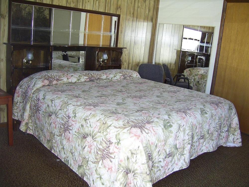 Cedar Grove Motel photo 15