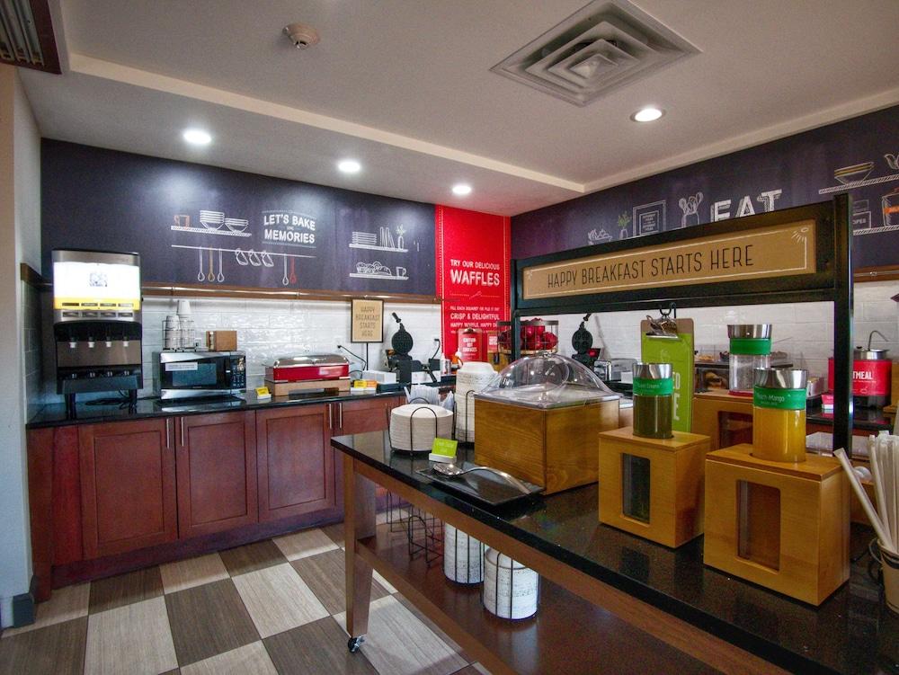 Hampton Inn Oklahoma City/Edmond photo 31