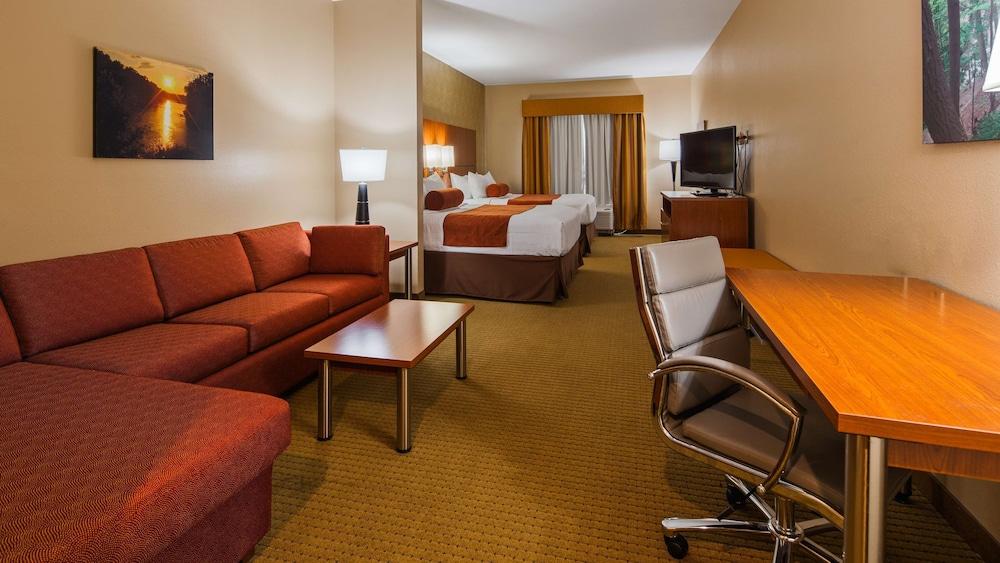 Best Western Plus Finger Lakes Inn & Suites photo 19