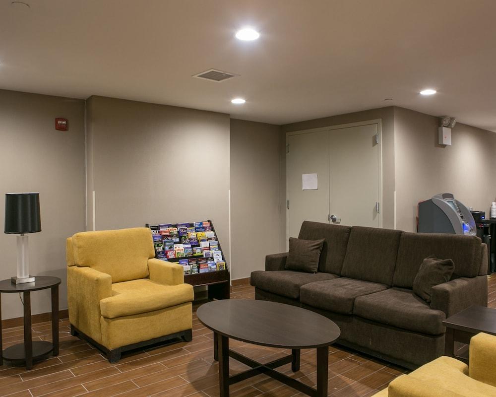 Days Inn by Wyndham Brooklyn Borough Park photo 12
