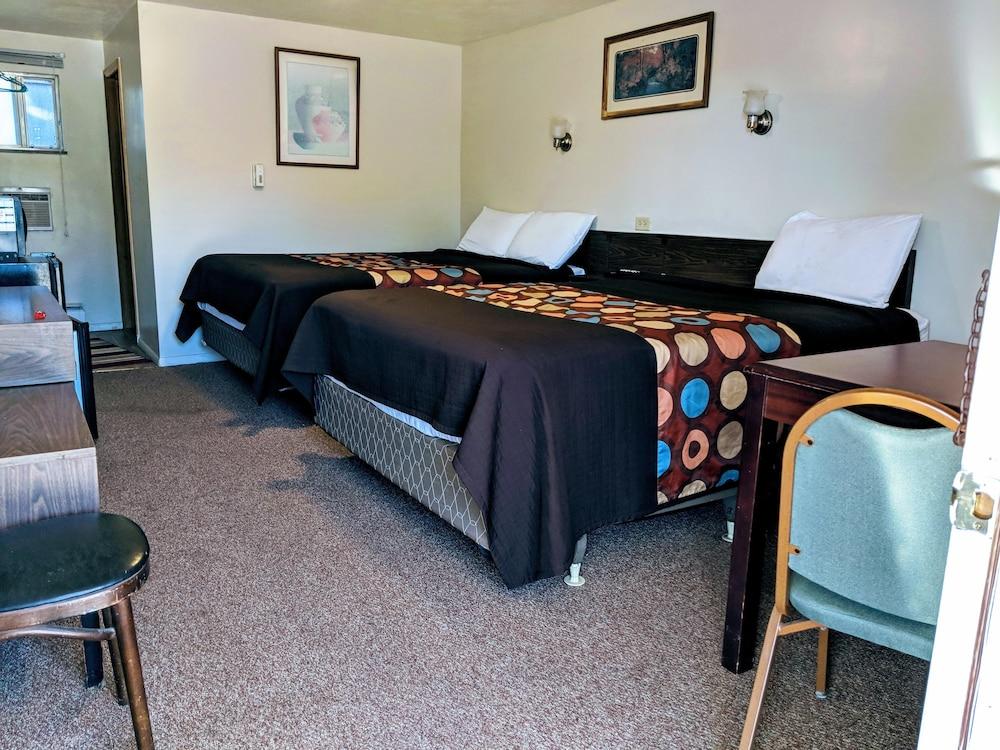 In Town Inn photo 9