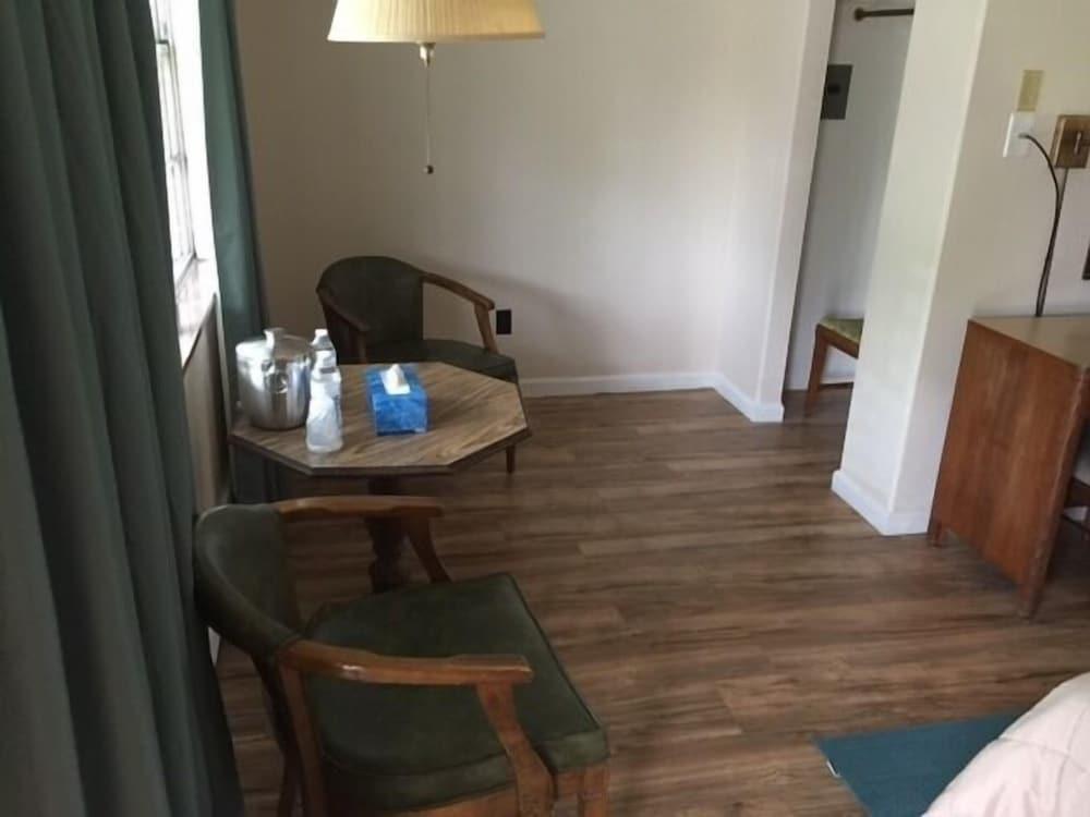 Anchor Motel photo 17