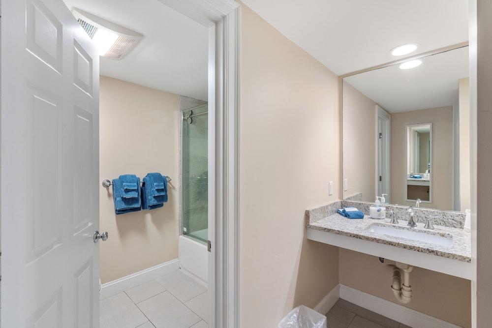 Guest House Suites photo 48