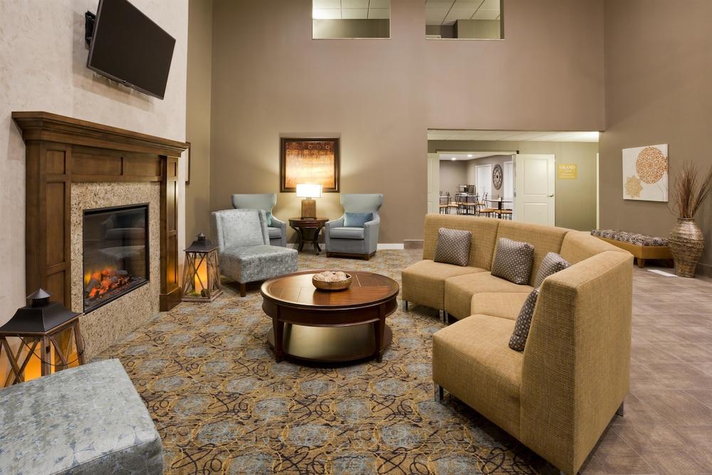 GrandStay Delano photo 2
