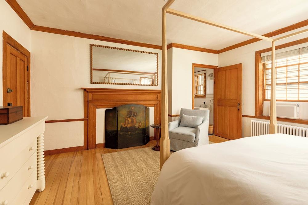 Sawyer House photo 48