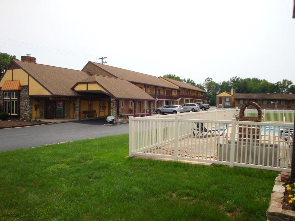 Soudersburg Motel photo 45